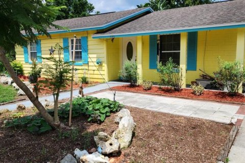 House in Sanford, Florida 3 bedrooms, 114.64 sq.m. № 1903194 - photo 2