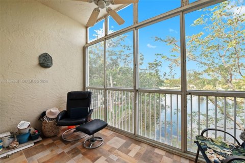 Copropriété à vendre à Tamarac, Floride: 2 chambres, 112.88 m2 № 2000073 - photo 12