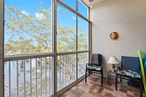 Copropriété à vendre à Tamarac, Floride: 2 chambres, 112.88 m2 № 2000073 - photo 11