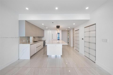 Adosado en venta en North Bay Village, Florida, 3 dormitorios, 124.12 m2 № 2082230 - foto 15