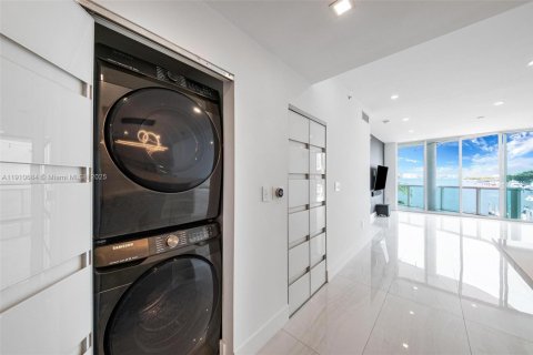 Adosado en venta en North Bay Village, Florida, 3 dormitorios, 124.12 m2 № 2082230 - foto 16