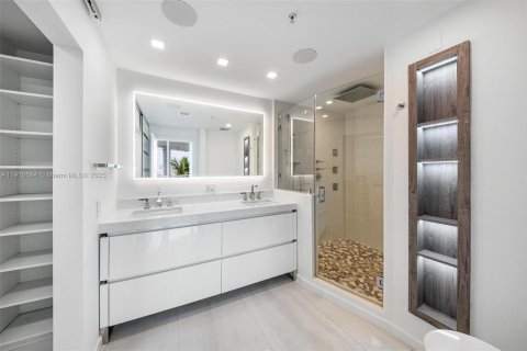 Adosado en venta en North Bay Village, Florida, 3 dormitorios, 124.12 m2 № 2082230 - foto 23