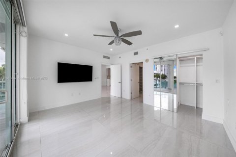 Adosado en venta en North Bay Village, Florida, 3 dormitorios, 124.12 m2 № 2082230 - foto 20