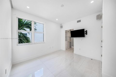 Adosado en venta en North Bay Village, Florida, 3 dormitorios, 124.12 m2 № 2082230 - foto 27