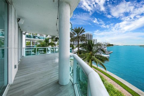 Adosado en venta en North Bay Village, Florida, 3 dormitorios, 124.12 m2 № 2082230 - foto 8