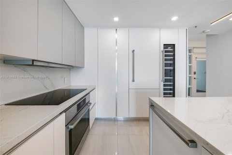 Adosado en venta en North Bay Village, Florida, 3 dormitorios, 124.12 m2 № 2082230 - foto 13