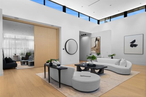 House in Golden Beach, Florida 6 bedrooms, 506.97 sq.m. № 2034741 - photo 14