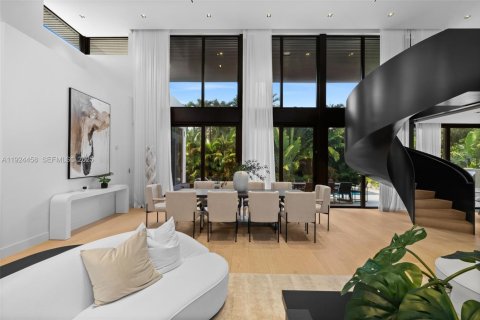 House in Golden Beach, Florida 6 bedrooms, 506.97 sq.m. № 2034741 - photo 23