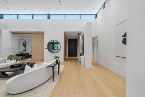 House in Golden Beach, Florida 6 bedrooms, 506.97 sq.m. № 2034741 - photo 25