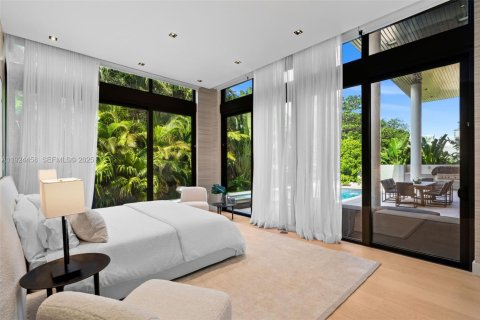 House in Golden Beach, Florida 6 bedrooms, 506.97 sq.m. № 2034741 - photo 6