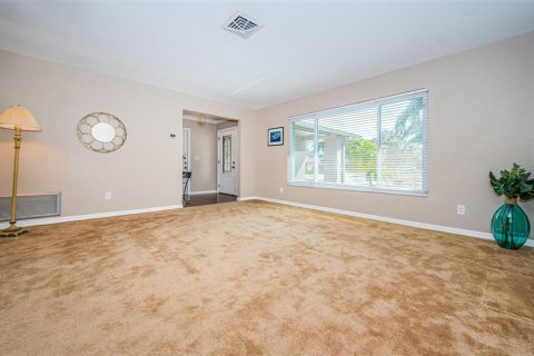Casa en venta en Clearwater, Florida, 3 dormitorios, 182.74 m2 № 1909716 - foto 9