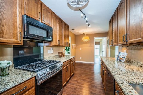 Casa en venta en Clearwater, Florida, 3 dormitorios, 182.74 m2 № 1909716 - foto 2