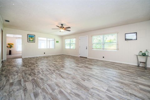 Casa en venta en Clearwater, Florida, 3 dormitorios, 182.74 m2 № 1909716 - foto 28