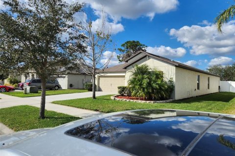 House in Zephyrhills, Florida 4 bedrooms, 178.19 sq.m. № 1724605 - photo 3