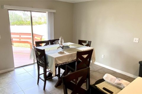 House in Zephyrhills, Florida 4 bedrooms, 178.19 sq.m. № 1724605 - photo 10