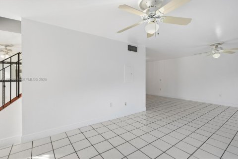 Touwnhouse à vendre à Miami, Floride: 3 chambres, 151.43 m2 № 2001276 - photo 20