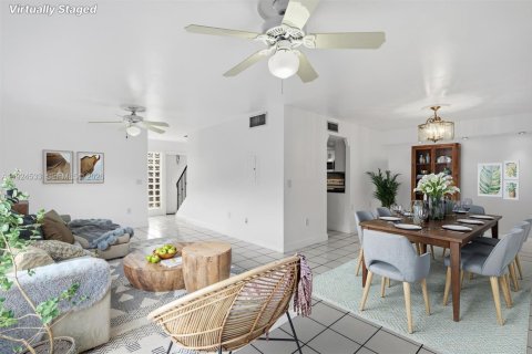 Touwnhouse à vendre à Miami, Floride: 3 chambres, 151.43 m2 № 2001276 - photo 14