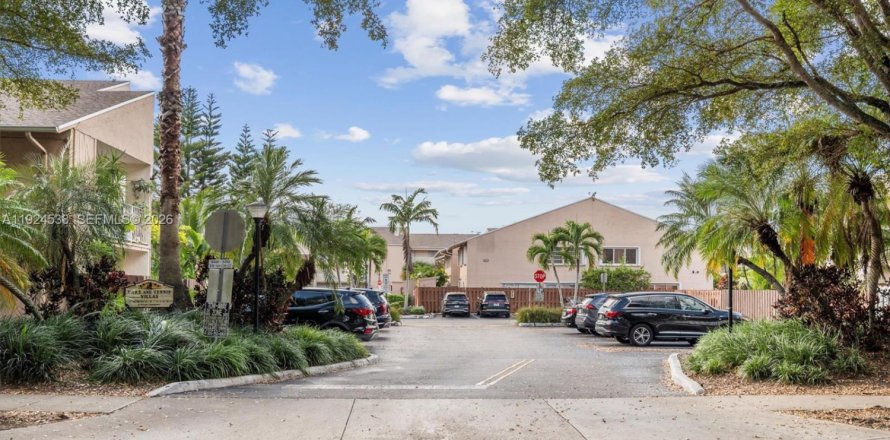 Touwnhouse à Miami, Floride 3 chambres, 151.43 m2 № 2001276