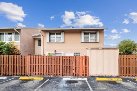 Touwnhouse à vendre à Miami, Floride: 3 chambres, 151.43 m2 № 2001276 - photo 3