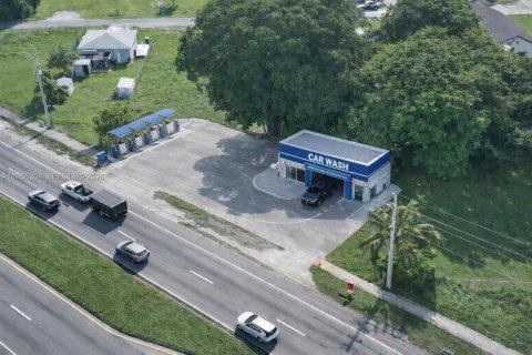 Propiedad comercial en venta en Miami, Florida № 2153461 - foto 8