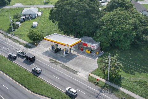 Propiedad comercial en venta en Miami, Florida № 2153461 - foto 6