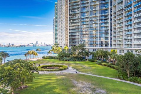 Condo in Miami, Florida, 1 bedroom № 2152987 - photo 19