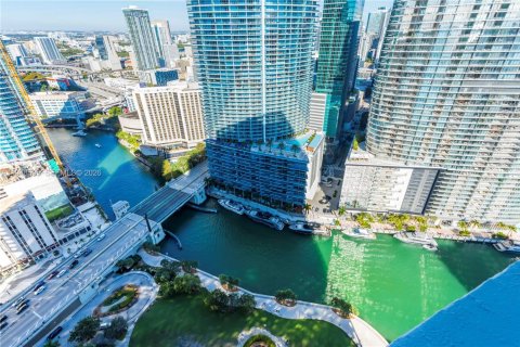 Condo in Miami, Florida, 1 bedroom № 2152987 - photo 16