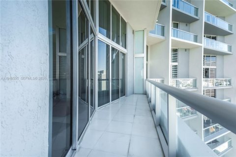 Condo in Miami, Florida, 1 bedroom № 2152987 - photo 17