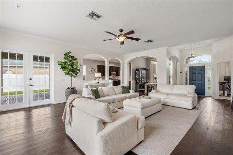 Villa ou maison à vendre à Belle Isle, Floride: 3 chambres, 214.6 m2 № 2389182 - photo 4