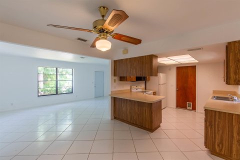 Touwnhouse à louer à Wellington, Floride: 2 chambres, 106.84 m2 № 2389991 - photo 4
