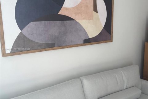 Condominio en alquiler en Miami, Florida, 1 dormitorio, 55.74 m2 № 2007154 - foto 3