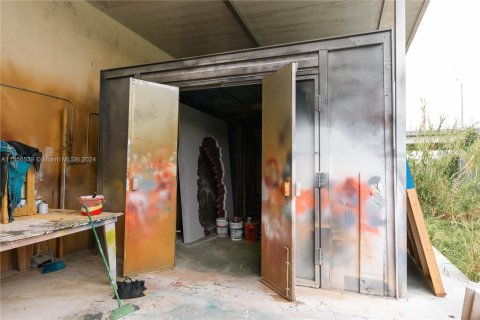 Immobilier commercial à vendre à Miami, Floride № 1977663 - photo 14