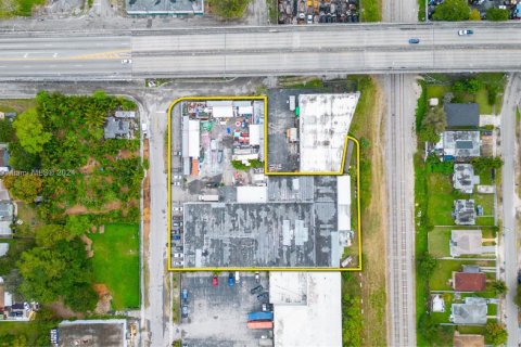 Immobilier commercial à vendre à Miami, Floride № 1977663 - photo 9