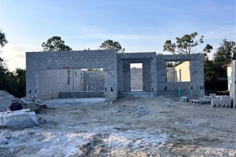 House in Rotonda, Florida 4 bedrooms, 154.59 sq.m. № 1759380 - photo 2