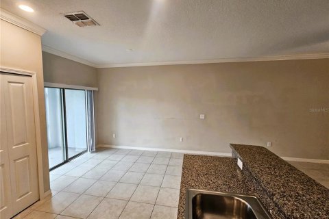 Touwnhouse à louer à Riverview, Floride: 3 chambres, 155.15 m2 № 2321246 - photo 11
