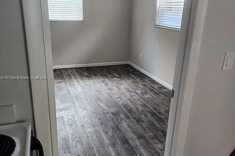 Condominio en venta en Stuart, Florida, 1 dormitorio, 43.94 m2 № 1972168 - foto 8