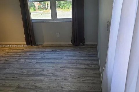 Condominio en venta en Stuart, Florida, 1 dormitorio, 43.94 m2 № 1972168 - foto 5