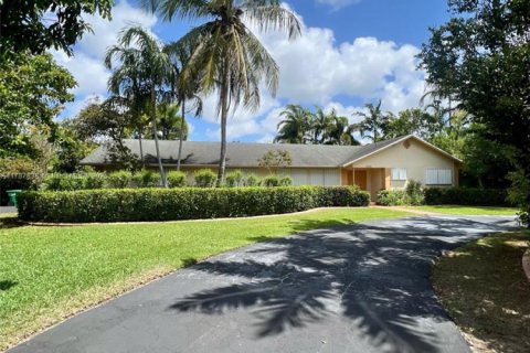 House in Homestead, Florida 4 bedrooms, 209.31 sq.m. № 1861666 - photo 1