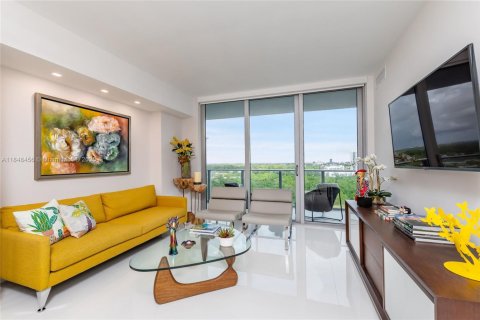 Condo in North Miami Beach, Florida, 2 bedrooms  № 2086379 - photo 12