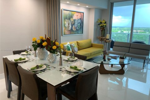 Condo in North Miami Beach, Florida, 2 bedrooms  № 2086379 - photo 9