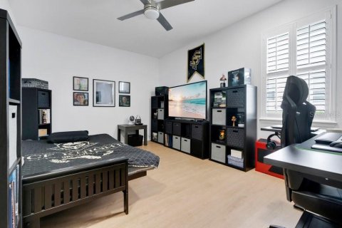 House in Apopka, Florida 4 bedrooms, 278.71 sq.m. № 2199098 - photo 26