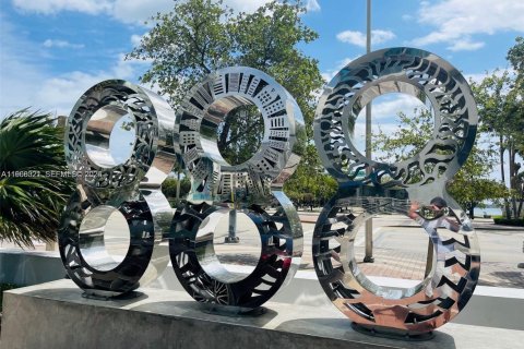 Copropriété à louer à Miami, Floride: 2 chambres, 123.28 m2 № 2029293 - photo 4