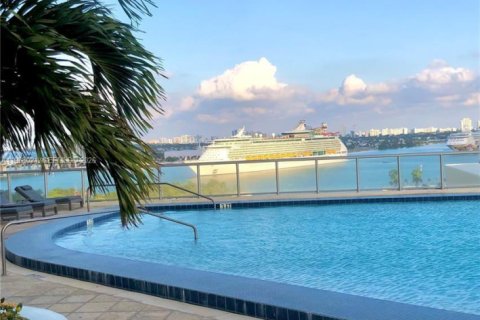 Copropriété à louer à Miami, Floride: 2 chambres, 123.28 m2 № 2029293 - photo 9