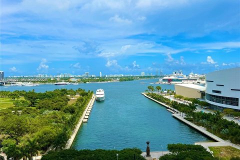 Condo à Miami, Floride, 2 chambres  № 2029293