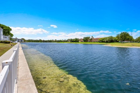 Condo in Cutler Bay, Florida, 2 bedrooms  № 2086012 - photo 27