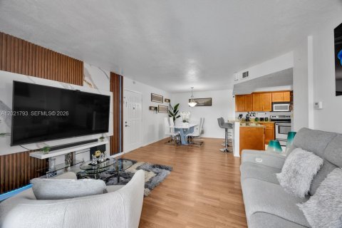 Condo in Cutler Bay, Florida, 2 bedrooms  № 2086012 - photo 8