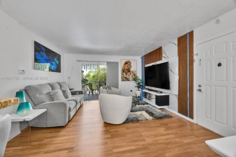 Condo in Cutler Bay, Florida, 2 bedrooms  № 2086012 - photo 5