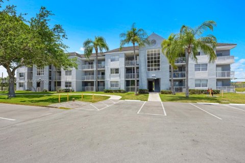 Condo in Cutler Bay, Florida, 2 bedrooms  № 2086012 - photo 2