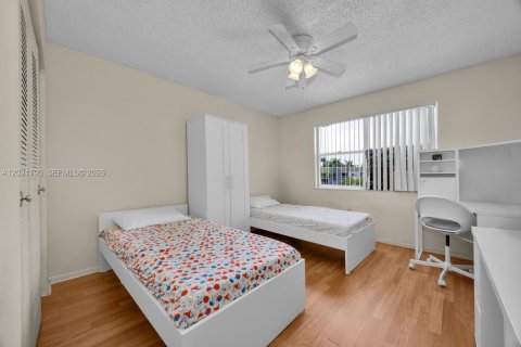 Condo in Cutler Bay, Florida, 2 bedrooms  № 2086012 - photo 20