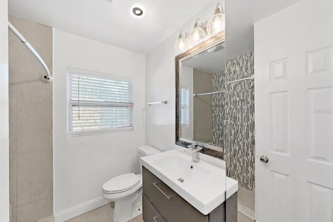 House in Clearwater, Florida 3 bedrooms, 116.78 sq.m. № 2103049 - photo 19